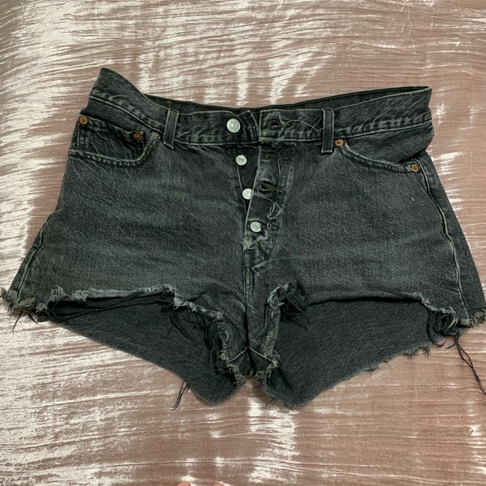 LEVI 501 Black shorts